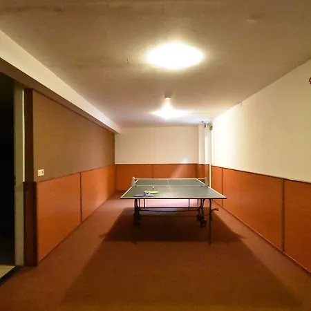 בית נופש Spacious Holiday In With Private Terrace ברח אן דאל