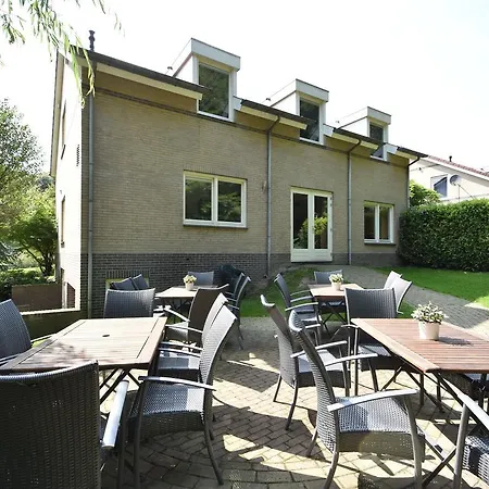 Spacious Holiday In With Private Terrace ברח אן דאל