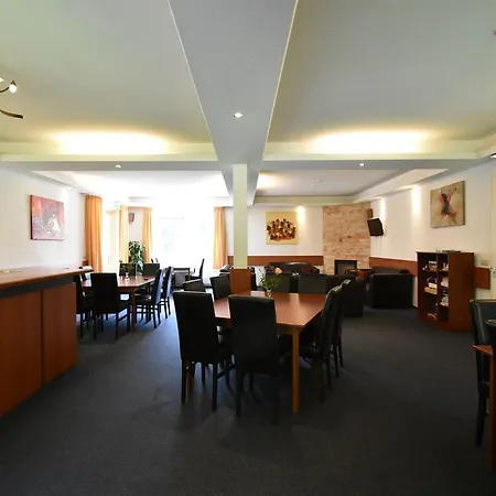 בית נופש Spacious Holiday In With Private Terrace *