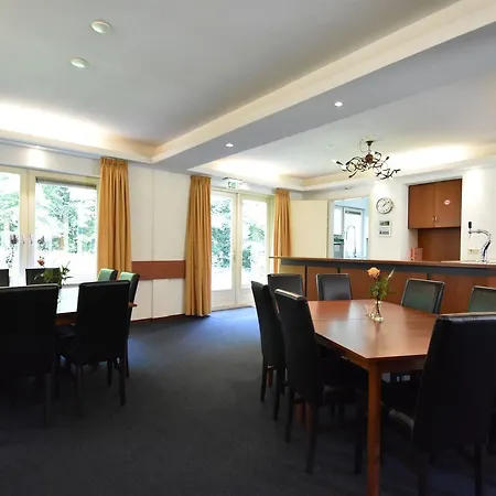Spacious Holiday In With Private Terrace בית נופש